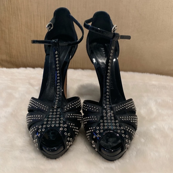 Alexander McQueen strappy open toe sandle. - Picture 2 of 7